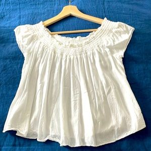 ARITZIA TALULA XS white shirt sleeved blouse. Excellent condition, NSPF home